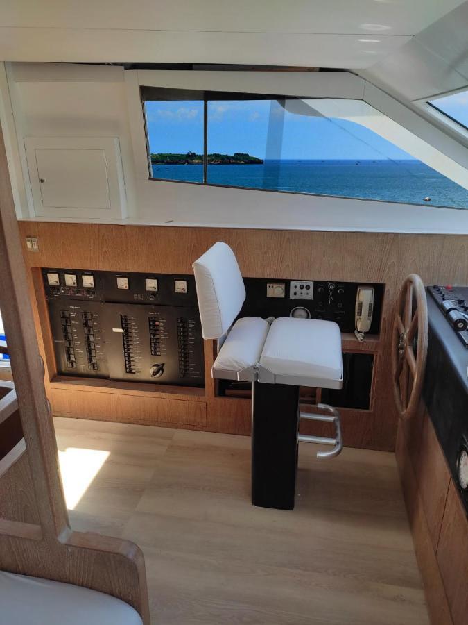 Hotel Boat & Breakfast Lucretia, Luxury Yacht Àrbatax Exteriér fotografie