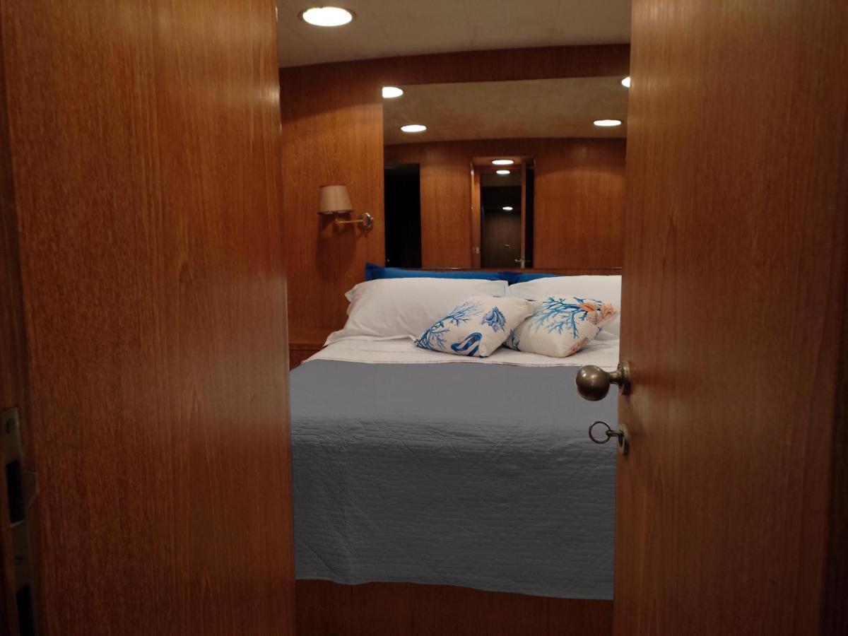 Hotel Boat & Breakfast Lucretia, Luxury Yacht Àrbatax Exteriér fotografie