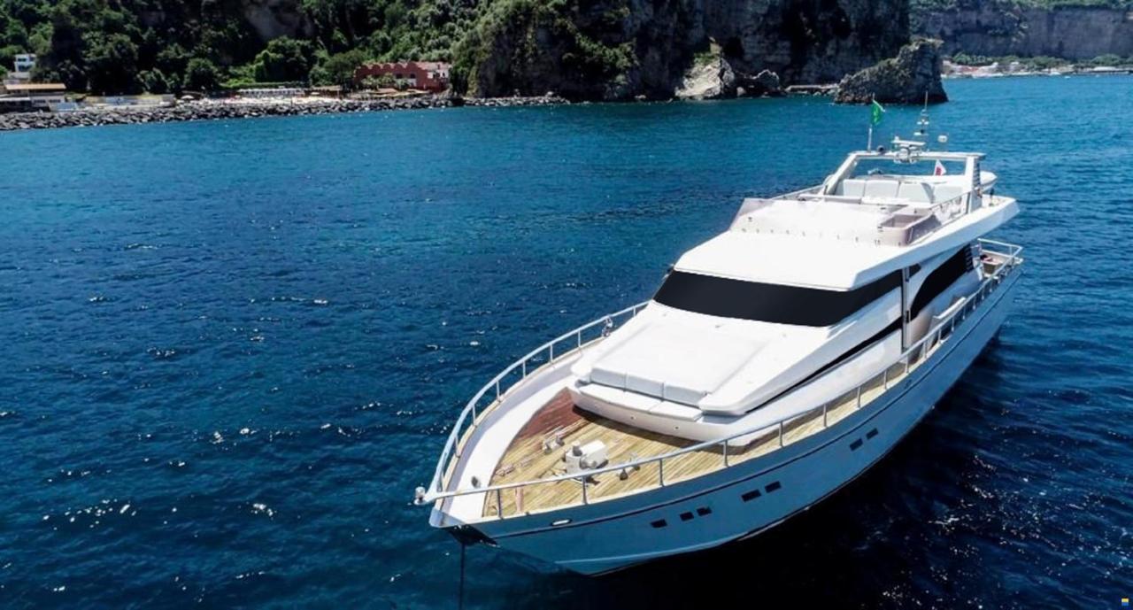 Hotel Boat & Breakfast Lucretia, Luxury Yacht Àrbatax Exteriér fotografie